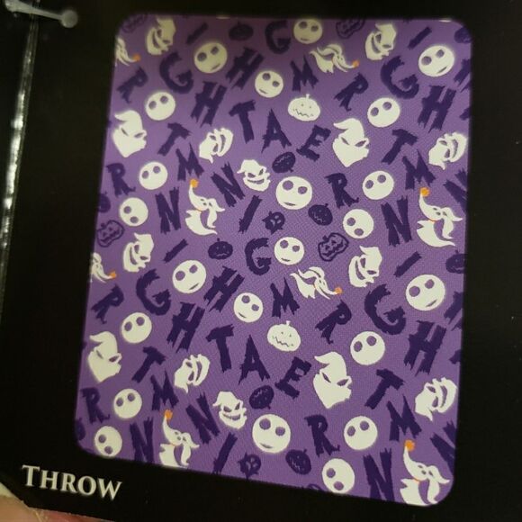 Disney Nightmare Before Christmas Throw with Hugger Plush - Picture 8 of 8